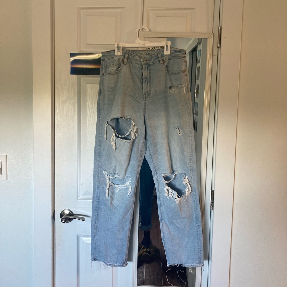 American Eagle High Waisted Mom Jean